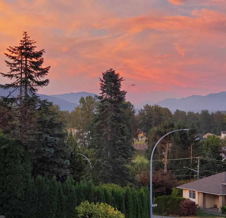 Mountain Retreat 3 Bedroom Garden House Near Heritage Park, Coliseum , Hwy 1, Fishing, Cultus Lake Chilliwack Eksteriør billede