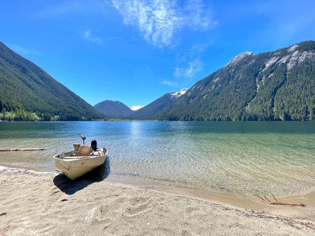 Mountain Retreat 3 Bedroom Garden House Near Heritage Park, Coliseum , Hwy 1, Fishing, Cultus Lake Chilliwack Værelse billede