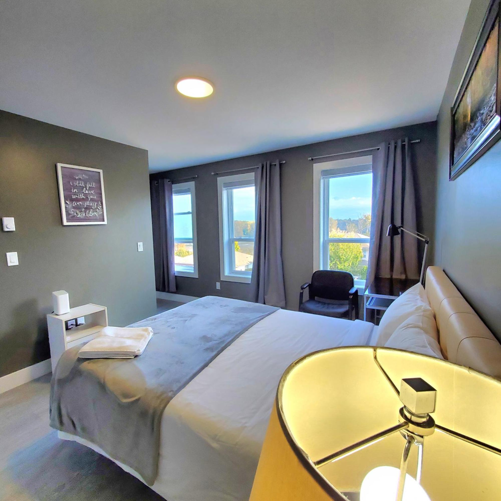 Mountain Retreat 3 Bedroom Garden House Near Heritage Park, Coliseum , Hwy 1, Fishing, Cultus Lake Chilliwack Værelse billede